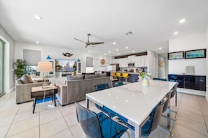 Dining - Liberty Hope: Private Pool, Water Park, Golf View, Near Disney (Kissimmee)