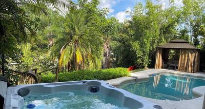 4 Bedroom Waterfront Retreat with Pool & 95ft. Dock