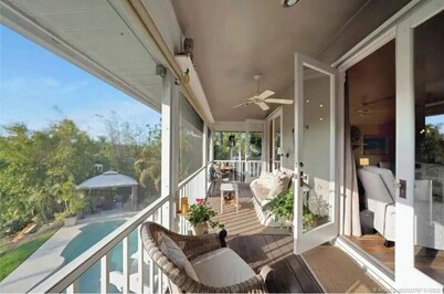 4 Bedroom Waterfront Retreat with Pool & 95ft. Dock