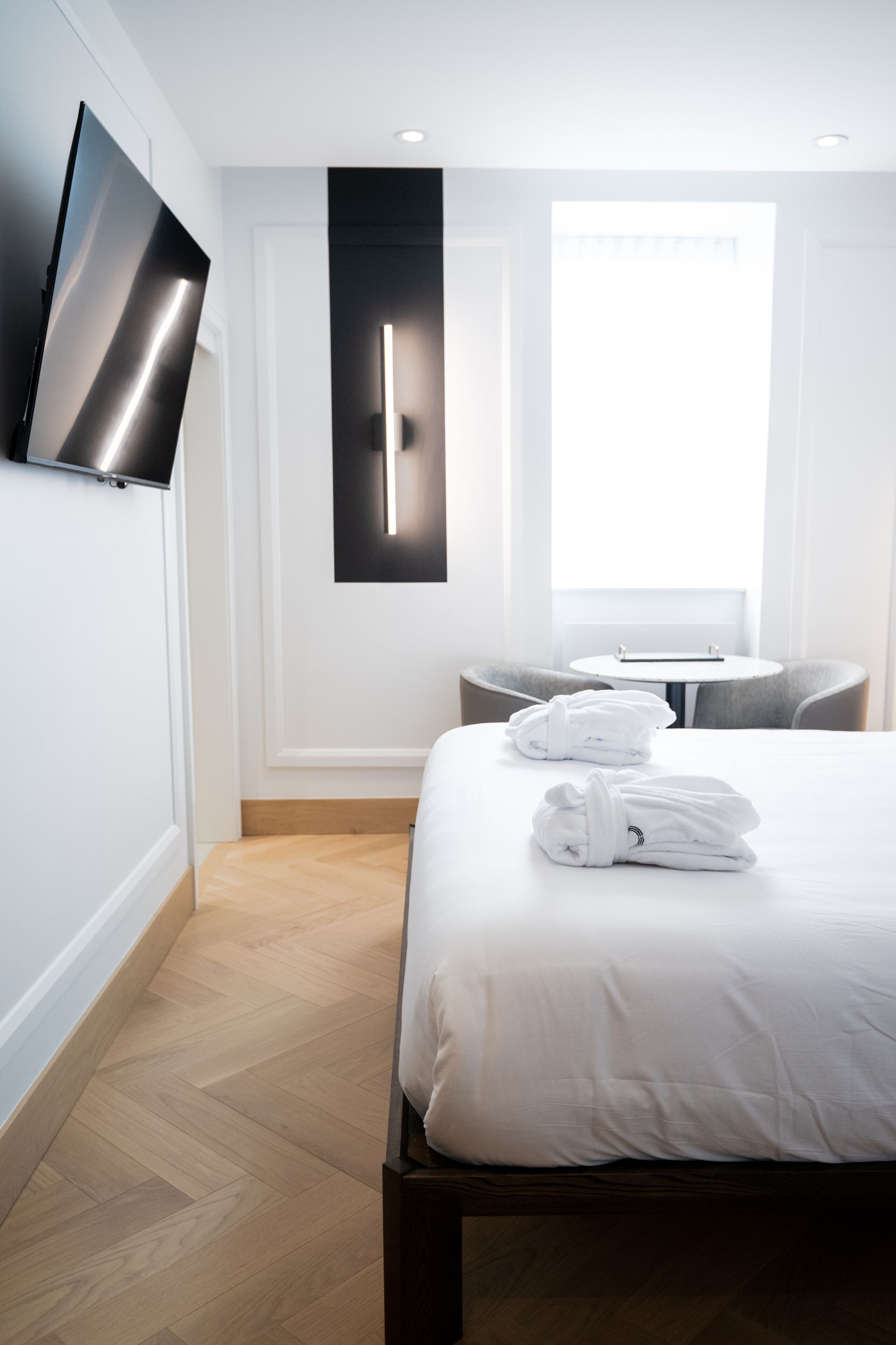 standard room | 1 bedroom, minibar, in-room safe, blackout curtains