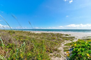 Beach nearby - Green Palms Oceanfront 2 Bed Townhouse (Ponce Inlet)