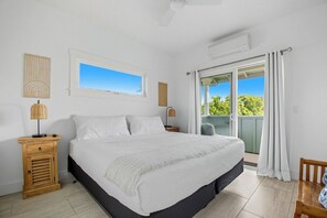 4 habitaciones, caja de seguridad en la habitación y escritorio 