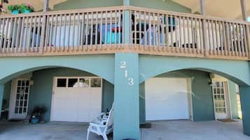 Huis, meerdere bedden, keuken, uitzicht op zwembad | Exterieur