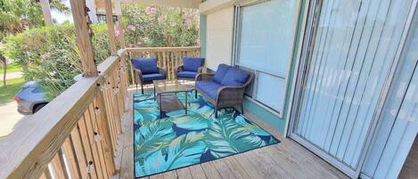 House, Multiple Beds, Kitchen, Pool View | Property grounds