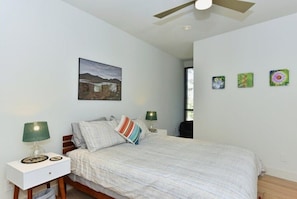1 habitación, tabla de planchar con plancha, wifi gratis y ropa de cama 