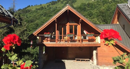 Chalet Triplex 4* Exposé Sud-Est, 12 Pers, Proche TélésiÚge, Terrasse, Animaux Admis