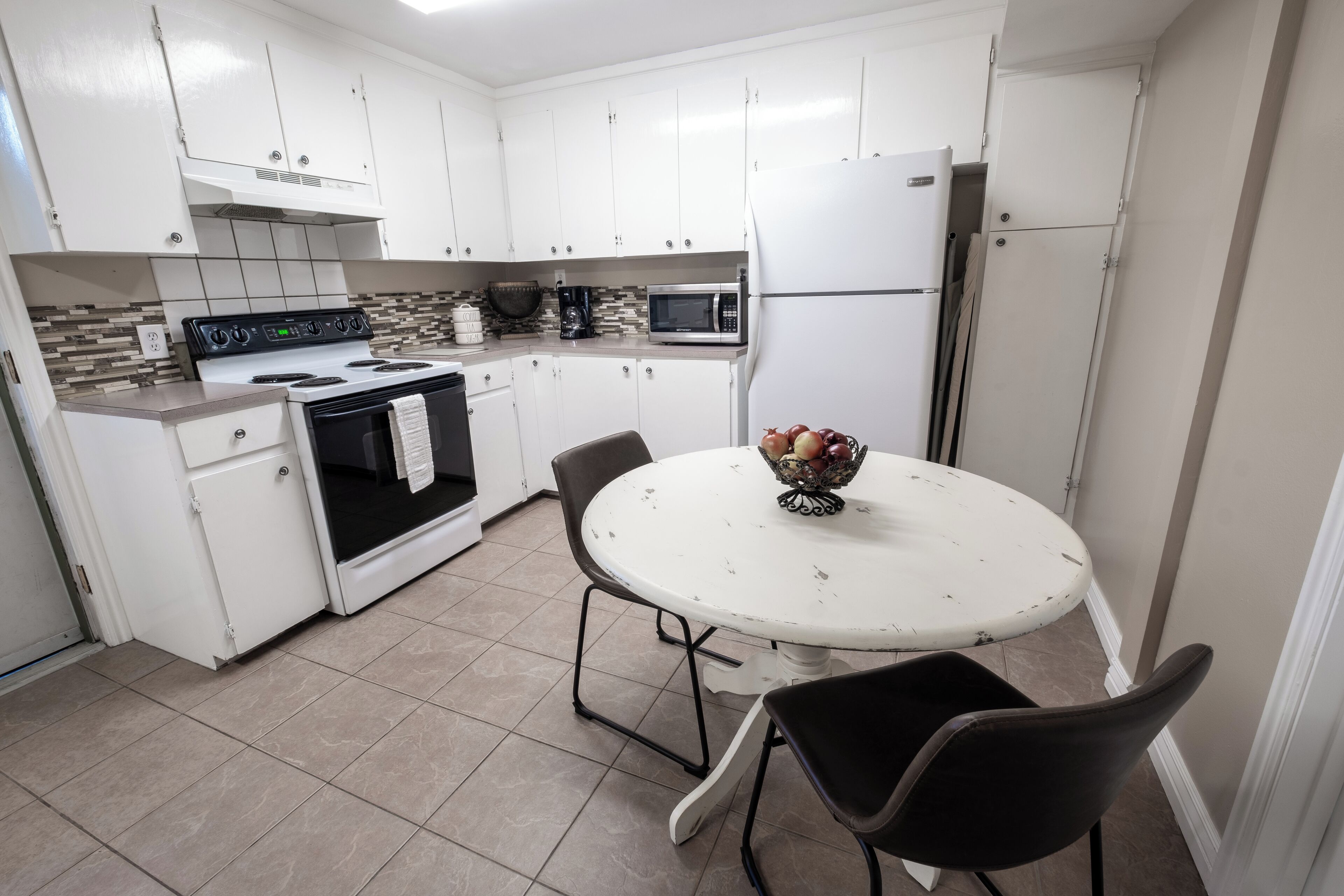 Mikrowelle, Ofen, Herdplatte, Geschirrspüler