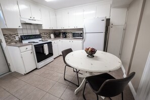 Microwave, oven, stovetop, dishwasher - SLC Canyon Solitude (Murray)