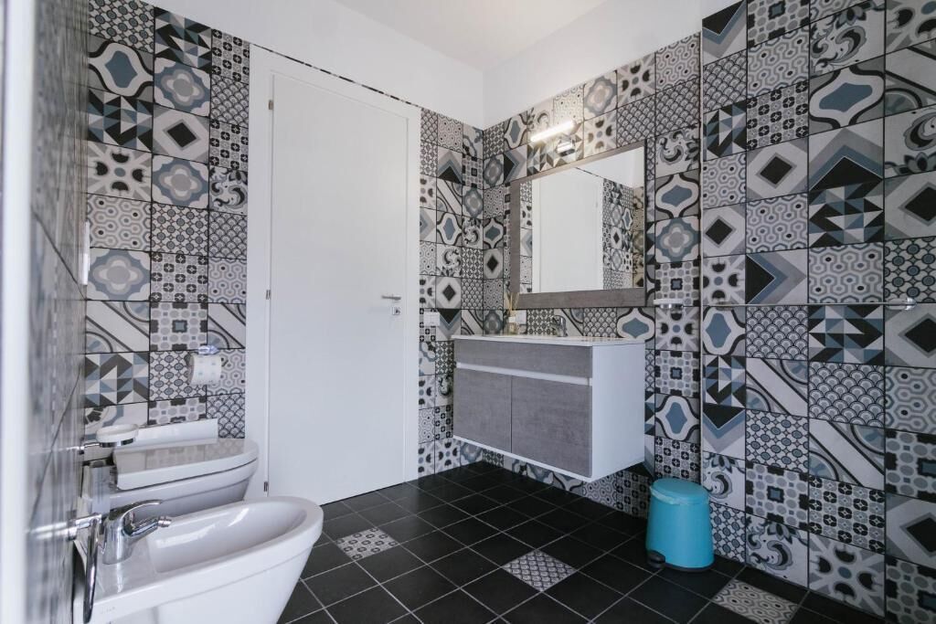 Dusche, Haartrockner, Bidet, Handtücher