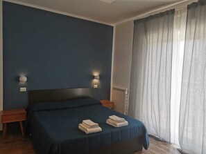 3 bedrooms, free WiFi, bed sheets