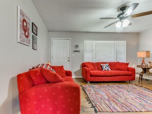 Smart TV, fireplace, DVD player