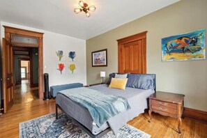 4 Schlafzimmer, Bügeleisen/Bügelbrett, Reisekinderbett, WLAN
