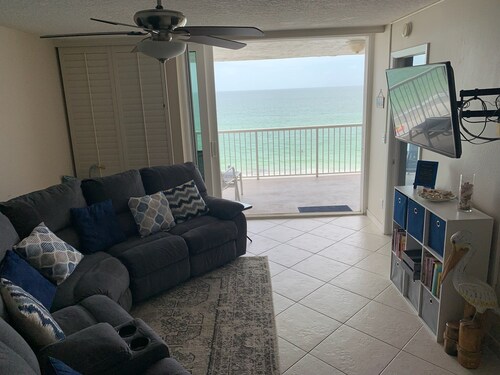 Beach Condo on Gulf! 3 Bed 2 Bath, Sleeps 8. Handicap Friendly, Elevator Access