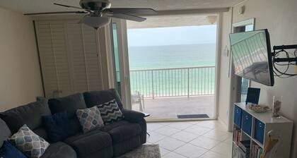 Beach Condo on Gulf! 3 Bed 2 Bath, Sleeps 8. Handicap Friendly, Elevator Access