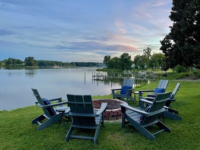 Riverside Retreat/Fire-pit/Oak Tree Dining