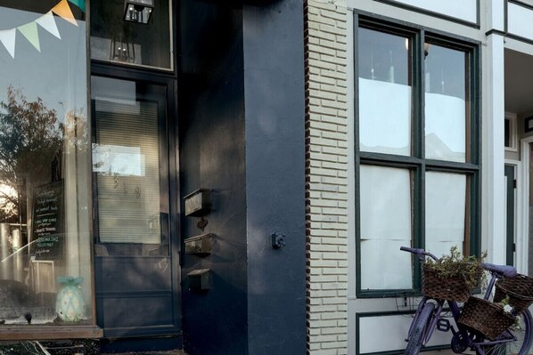 Exterior detail - Historic Main St Apt | Private Garage (Saint Charles)