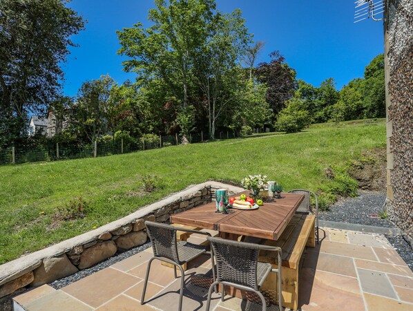 Cottage | Outdoor dining