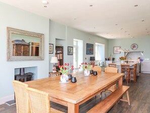 Cottage | Dining