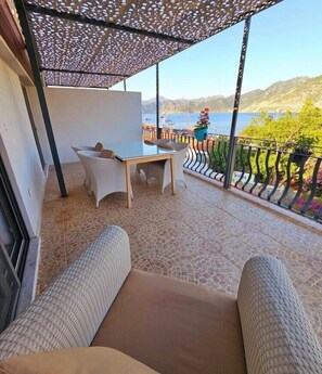 Superior Triple Room, Sea View | Terrace/patio - Selimiye 9 Oda (Marmaris)