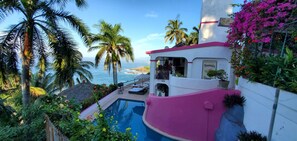 حمّام سباحة خارجي