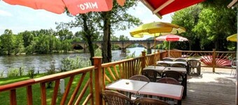 Comfortable family chalet 10 metres from the Dordogne river