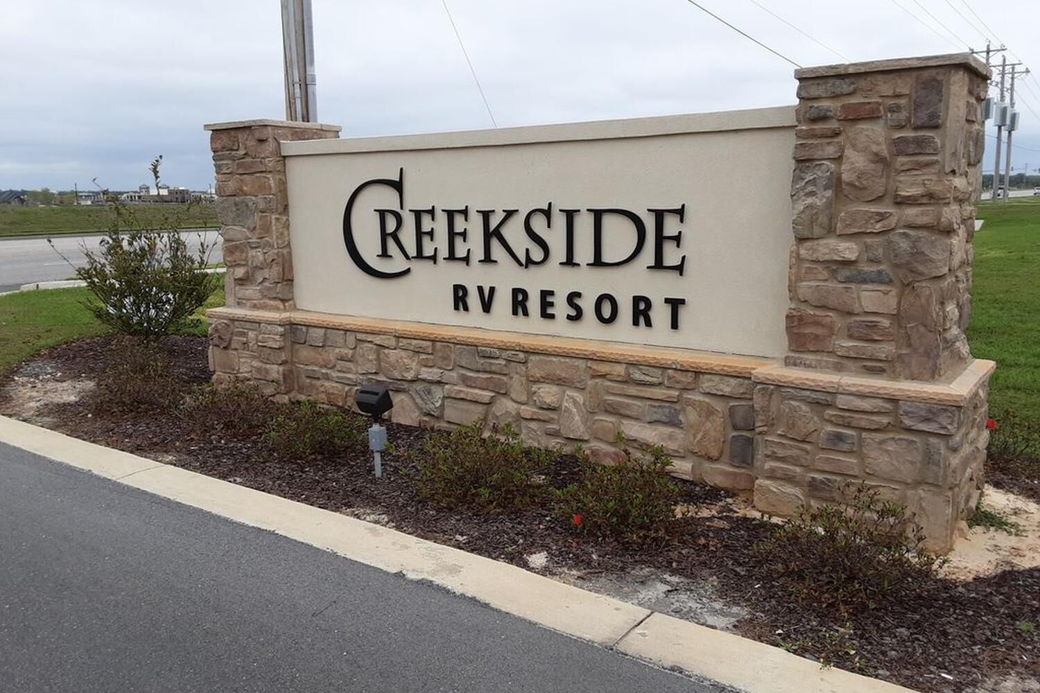 Hello fellow travelers. Join us here at Creekside RV Resort.