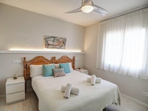 3 bedrooms, iron/ironing board, free WiFi, bed sheets - Carreta Sea Views by Hello Homes Sitges (Sitges)