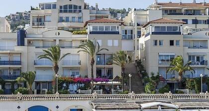 Apartment by the Sea by Hello Homes Sitges