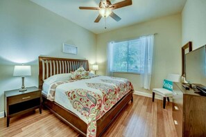 3 soverom, skrivebord, strykejern/-brett og wi-fi (inkludert)