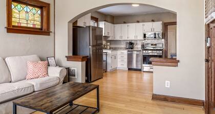 Cozy Comfort: 1BR Apartment in South City