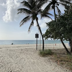 Accommodatie ligt op het strand, strandlakens