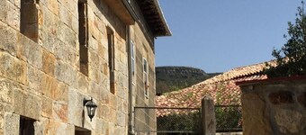 Casa de piedra encantadora 
