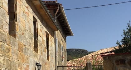 Casa de piedra encantadora