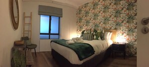 Departamento básico, 2 camas Queen size | 2 habitaciones y ropa de cama