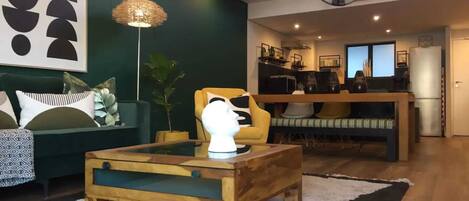 Basic Apartment, 2 Queen Beds | Interior