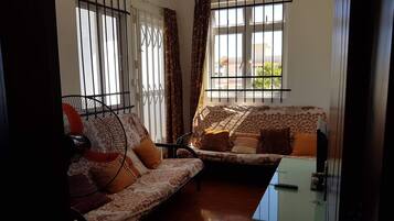 Smart TV, lettore DVD, libri