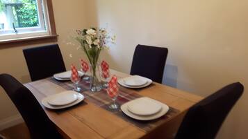 Cabin, 2 Queen Beds | Private kitchen | Fridge, oven, stovetop, electric kettle