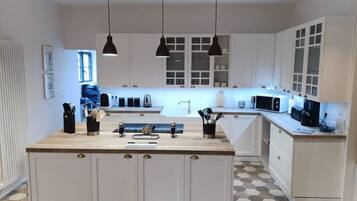 Microwave, oven, stovetop, dishwasher