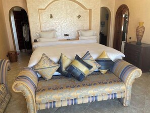 5 bedrooms