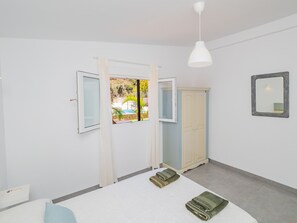 3 dormitorios, tabla de planchar con plancha, wifi gratis y ropa de cama