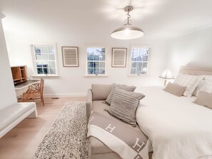5 Schlafzimmer, Schreibtisch, Bügeleisen/Bügelbrett, kostenloses WLAN