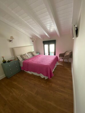 2 bedrooms, iron/ironing board, travel crib, free WiFi