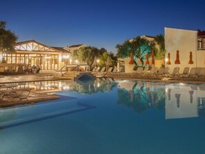 Outdoor pool - Althea Village Hotel (Chania)