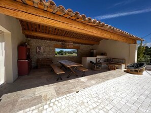 Outdoor dining - EVERYTHING TO LIVE OUTSIDE WITHOUT A NEIGHBOR (Sarrians)