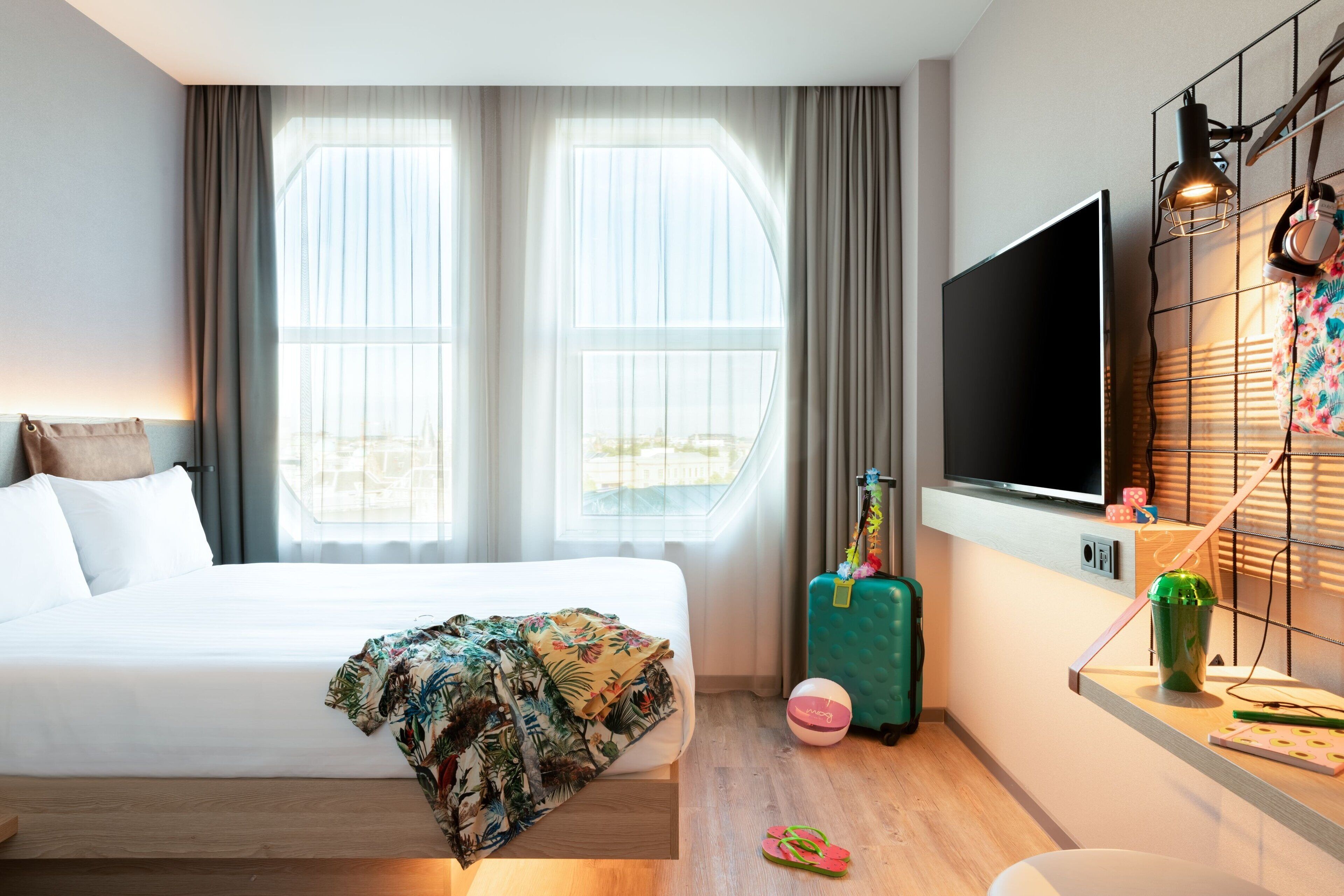 room, 1 queen bed, non smoking, city view | desk, iron/ironing board, free wifi, bed sheets