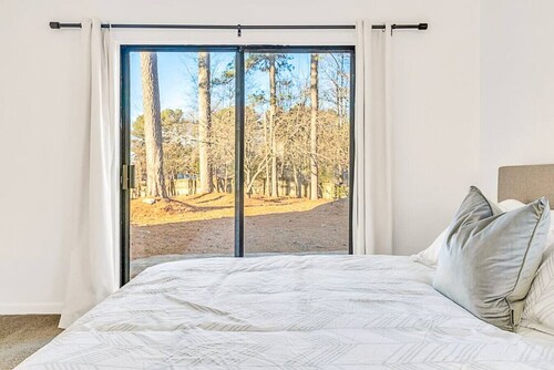 Spacious and Modern 18 min from Stone Mountain