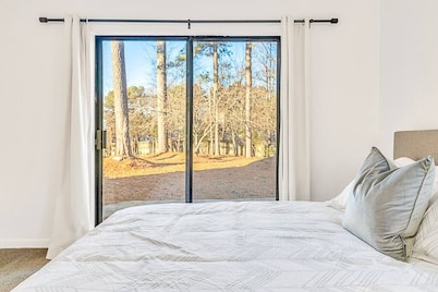 Spacious and Modern 18 min from Stone Mountain