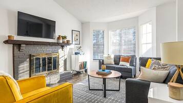 智能電視、電子遊戲、音響