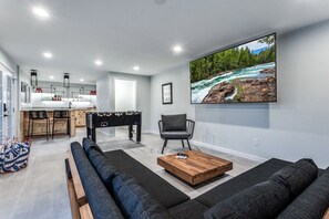 Interior - Lake Travis Heated Pool, Bride Retreat, Hot Tub, Sports TVs & Foosball! (Austin)