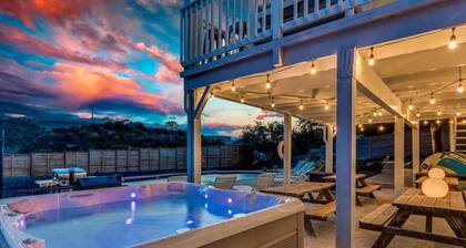 Lake Travis Bachelorette Pad: Heated Pool, Hot Tub & Fun, Foosball!